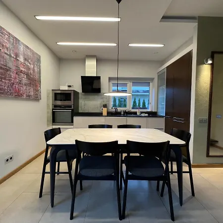 Family Vacation 3br Home, By Cohost Apartment *