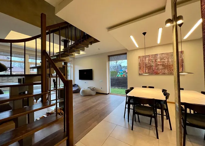 شقة Family Vacation 3br Home, By Cohost بالانغا