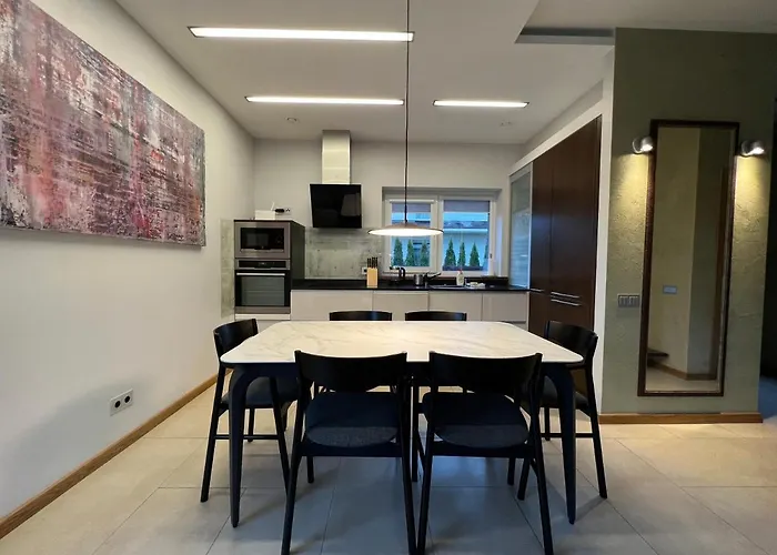 Family Vacation 3br Home, By Cohost شقة *